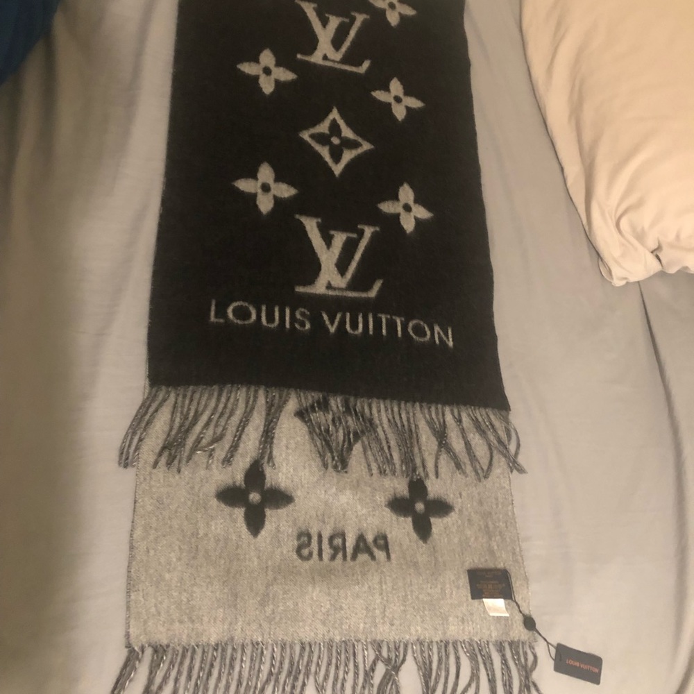 Louis Vuitton Cashmere Scarf Paris BRAND NEW